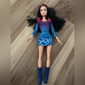 2012 Mattel Fashionista Barbie RAQUELLE black pink hair Articulated Doll w dress